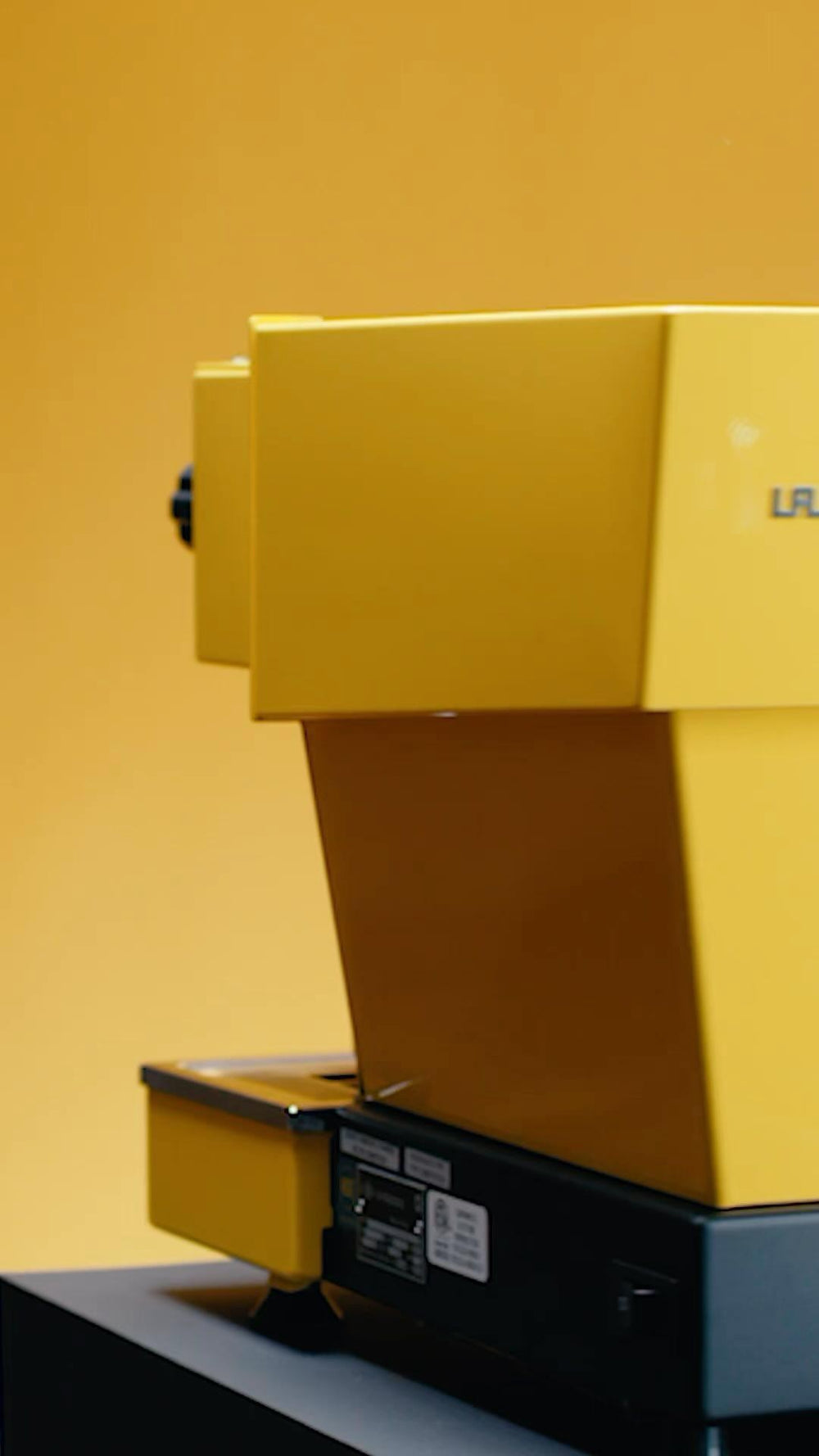 La Marzocco Linea mini R - Cool Touch - Yellow - Ambiance